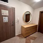 Cozy 1 Bedroom Next To The Gondola * 반스코