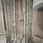 Cozy 1 Bedroom Next To The Gondola 아파트