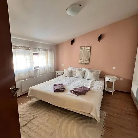 Cozy 1 Bedroom Next To The Gondola