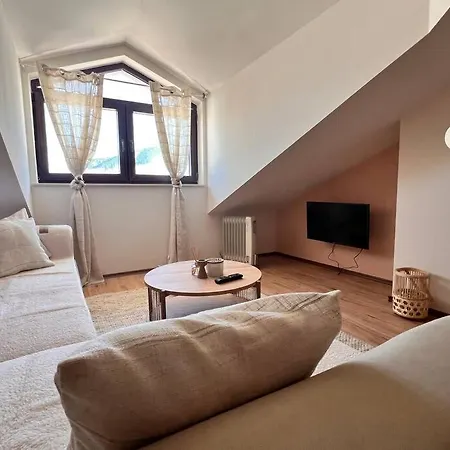 Cozy 1 Bedroom Next To The Gondola