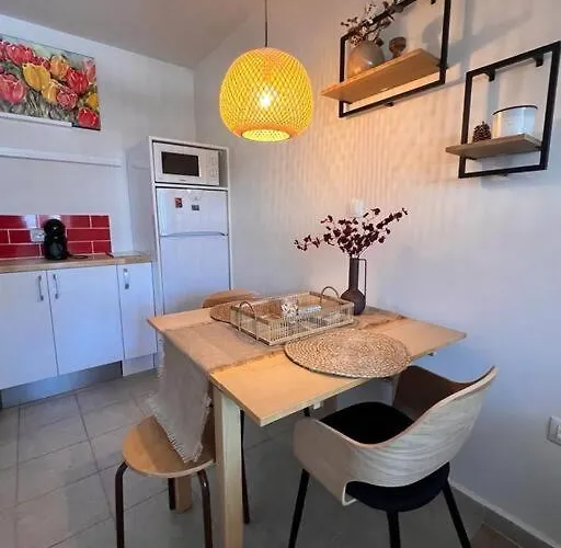 Cozy 1 Bedroom Next To The Gondola Apartman *