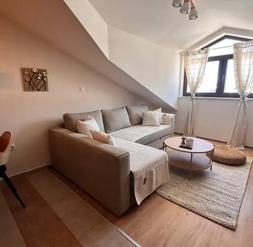 Apartman Cozy 1 Bedroom Next To The Gondola Banszko