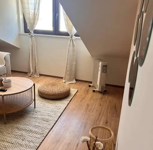 Cozy 1 Bedroom Next To The Gondola Apartman