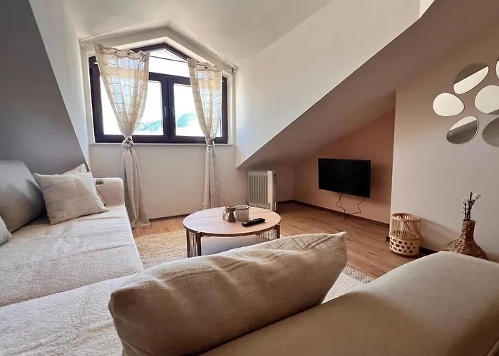 Cozy 1 Bedroom Next To The Gondola