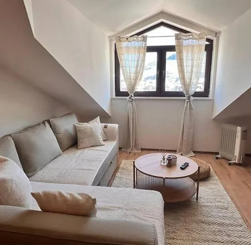 Апартамент Cozy 1 Bedroom Next To The Gondola