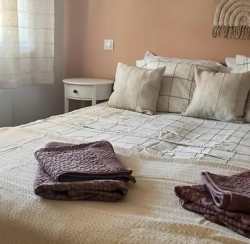 Cozy 1 Bedroom Next To The Gondola Apartman