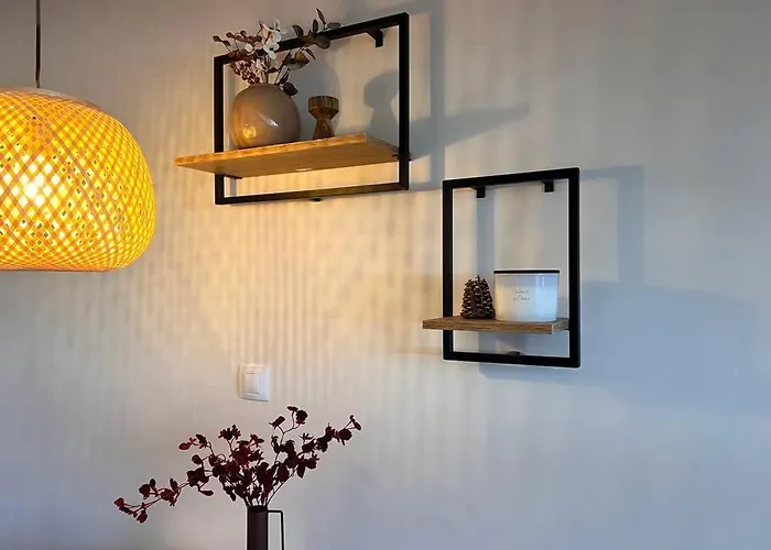 Апартамент Cozy 1 Bedroom Next To The Gondola *