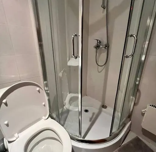 Апартамент Cozy 1 Bedroom Next To The Gondola