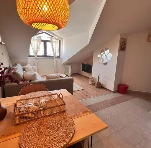 Cozy 1 Bedroom Next To The Gondola Apartman *