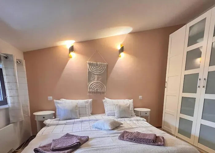 Apartman Cozy 1 Bedroom Next To The Gondola *